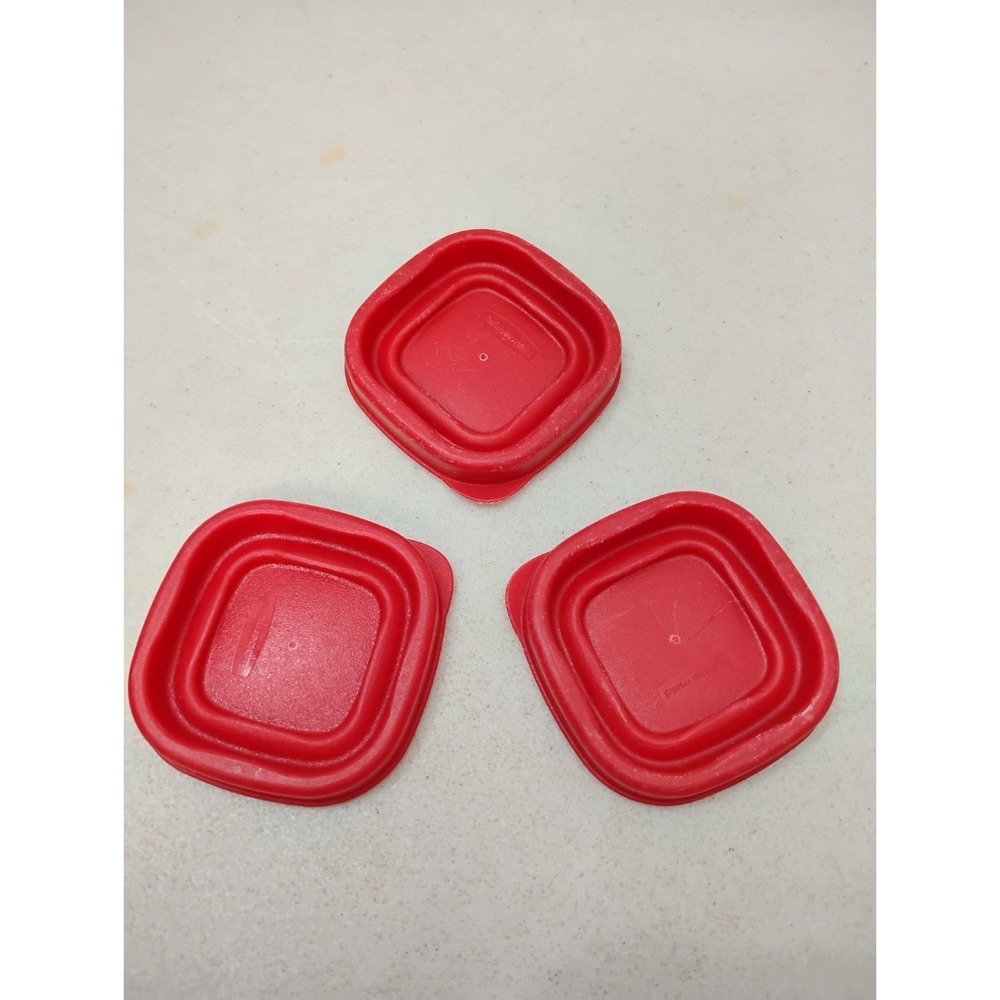 3 Rubbermaid 7J54 Plastic 2" Snap On Replacement Lids ONLY Red Square Smallest